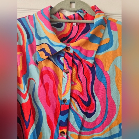 Anstract Print Button Down Dress Plus Size - Picture 5 of 6